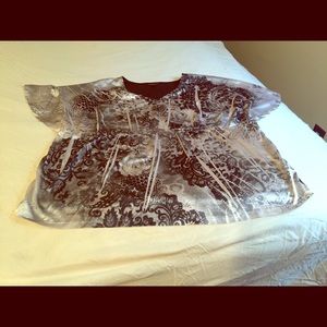 Blouse black and white flowers